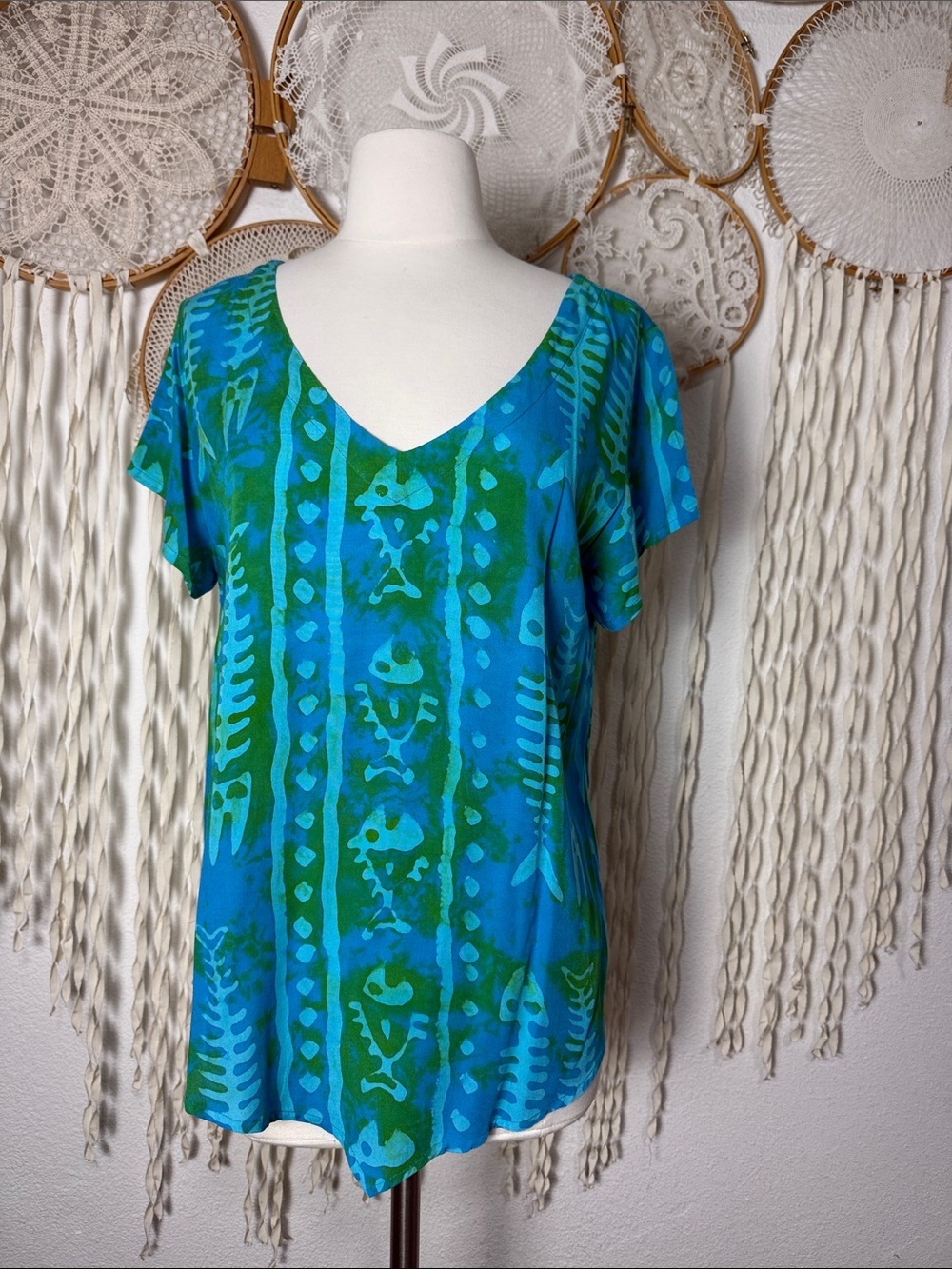 Fish Face VI Maisie Batik Short Sleeve Top Size Large in Bluesy Fish TOP ONLY